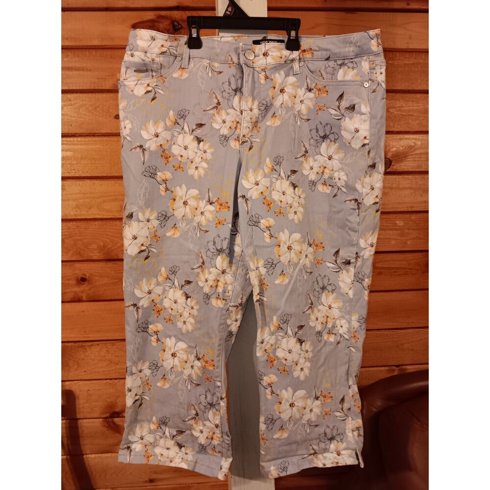 Nine West size 16 Chrystie Capri blue floral print denim capris - Picture 2 of 4